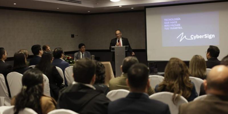 El viceministro de Asuntos Registrales, Juan Carlos Pellecer, presidió el evento..
