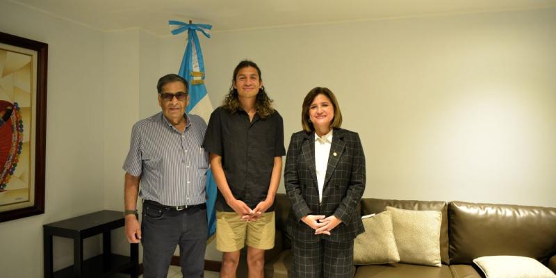 Vicepresidenta Karin Herrera