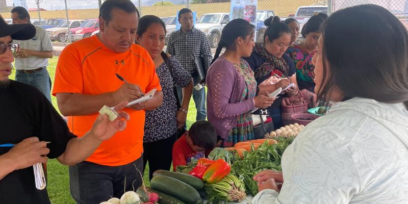 Fortalecen alianzas por la alimentación escolar en San Juan Ostuncalco