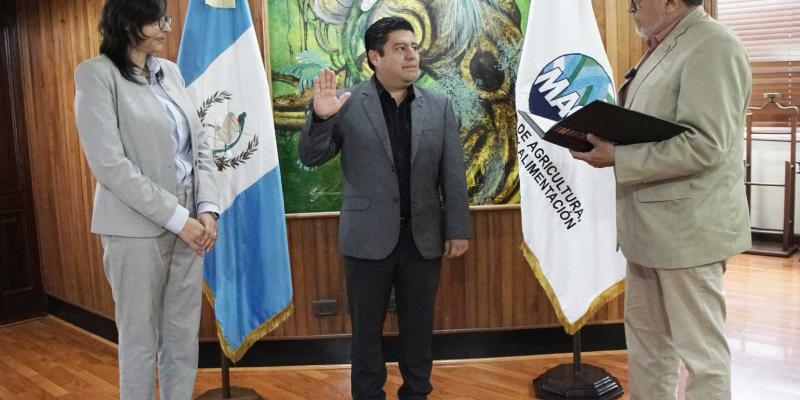 Juramentan a nuevo director de la DICORER en pro del fortalecimiento institucional