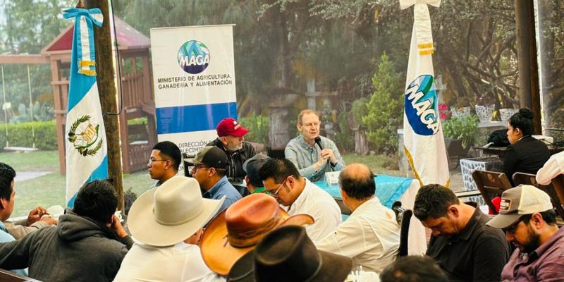 Actividad formativa beneficia a organizaciones productoras de aguacate Hass