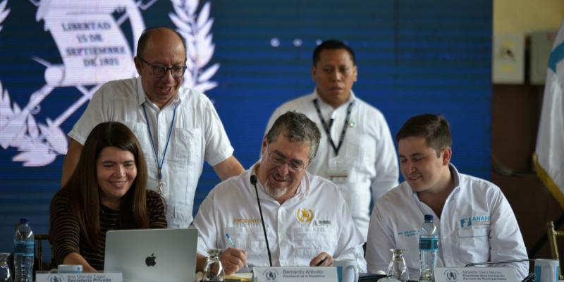 Reunión del presidente Bernardo Arévalo con los alcaldes de Huehuetenango