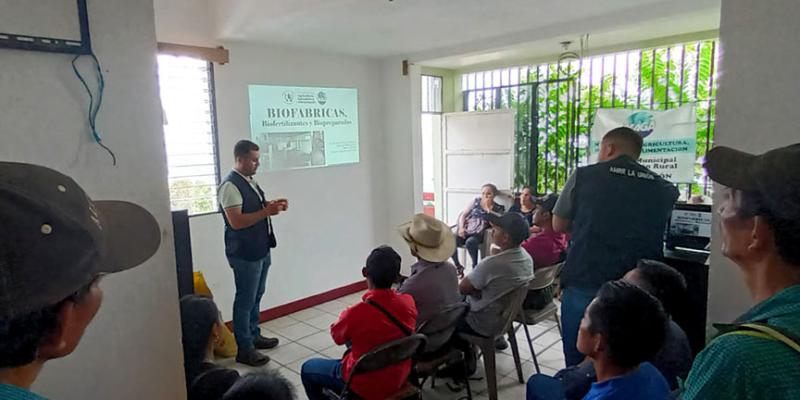 Preparan biofertilizante en Zacapa