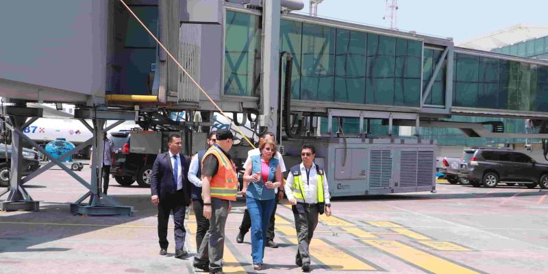 Avances de trabajos de la pista de taxeo