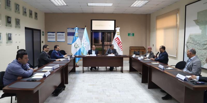 Guatemala y Honduras discuten agenda bilateral en cuestiones de energía