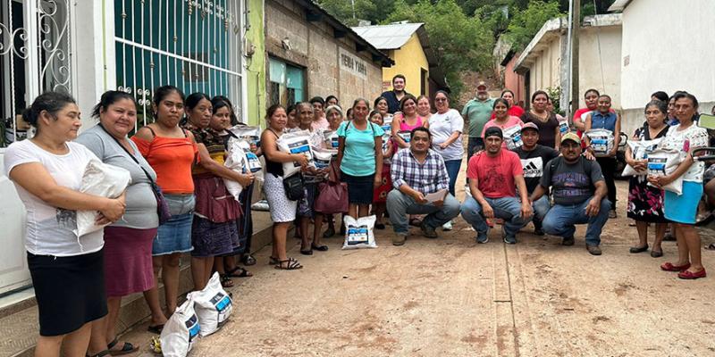 Entregan semillas de maíz a 350 familias en Huehuetenango