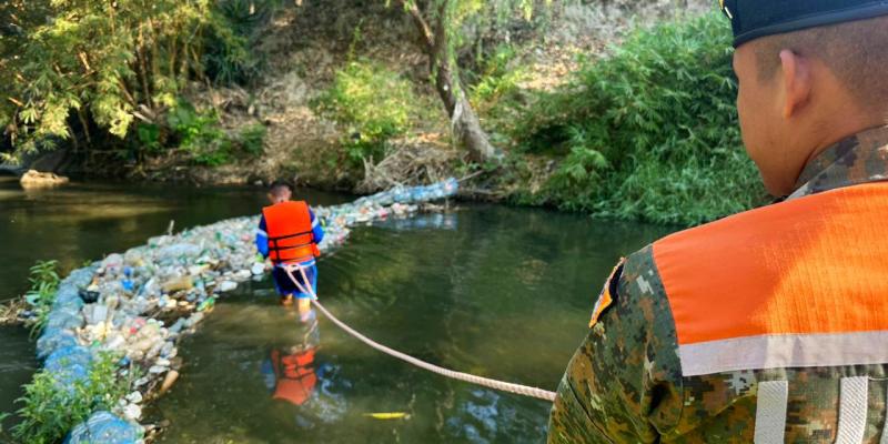 Ejército de Guatemala realiza acciones de protección del medio ambiente.