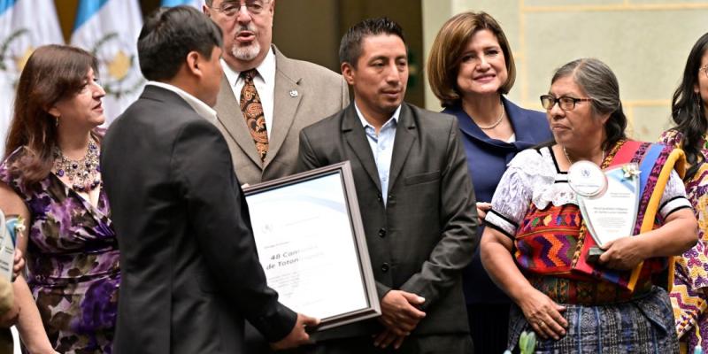 La Orden Miguel Orrego Corzo reconoce la labor reciente de los 48 Cantones de Totonicapán y destaca la integralidad del pueblo Quiché en la sociedad guatemalteca.