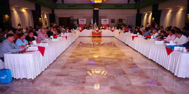 El Ministro de Comunicaciones, Infraestructura y Vivienda (CIV), Félix Alvarado, participó en la Convención Anual de Filiales y Gremiales Departamentales, actividad liderada por la Cámara de Comercio de Guatemala (CCG).