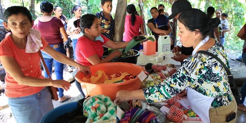 Pobladores de El Progreso ejecutan emprendimientos para autoconsumo y comercialización