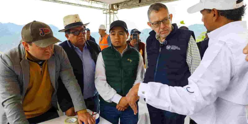 El ministro de Comunicaciones, Infraestructura y Vivienda, participó en la ceremonia de inauguración del mejoramiento de la Ruta Nacional 12 Sur en San Marcos. La finalización de este proyecto beneficia de forma directa a alrededor de 198,146 personas en la región. 