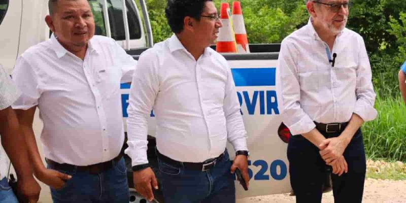 El Ministro de Comunicaciones, Infraestructura y Vivienda (CIV), Félix Alvarado, realizó una gira de trabajo en el departamento de Petén. Durante la misma sostuvo una reunión con autoridades de las comunidades de Flores, San Andrés, San Benito, Sacpuy y San José.