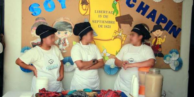Adolescentes de cuatro Centros Juveniles de Privación de Libertad participaron en la cuarta Feria Gastronómica del CCFI.