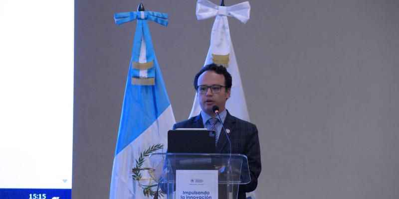 Presentación de compendio estuvo a cargo de la Subsecretaría de Análisis Estratégico del Desarrollo.