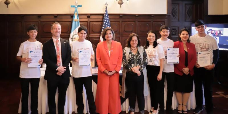 Juventud representa a Guatemala en evento científico internacional de GLOBE NASA