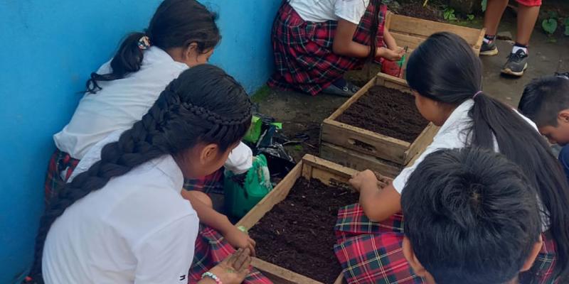En San Marcos dan seguimiento a los huertos escolares