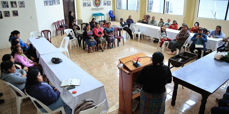 Intercambian experiencias sobre huertos comunitarios