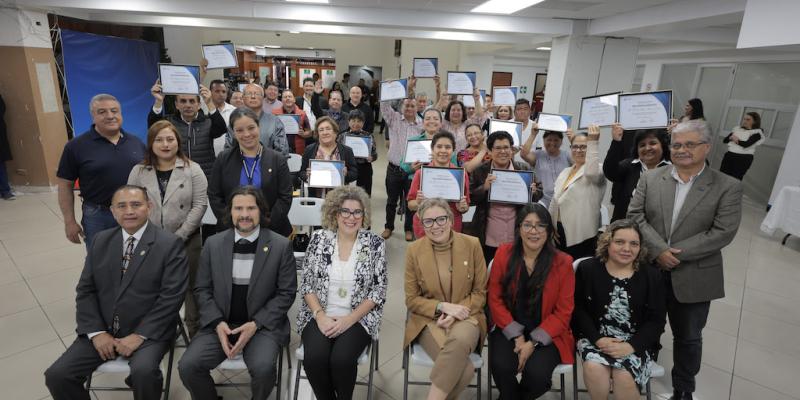 Foto con Trabajadores que optaron al retiro voluntario del Mineco