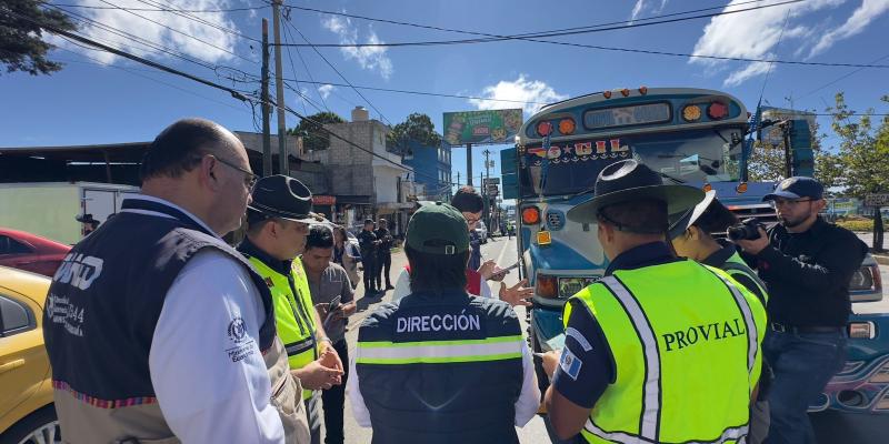 Operativos buscan que usuarios del transporte extraurbano viajen seguros