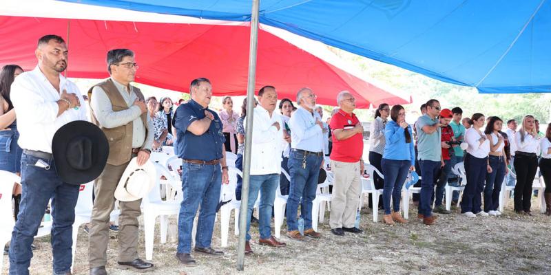 Brindan capacitación por Gusano Barrenador del Ganado en la Feria Ganadera 2025