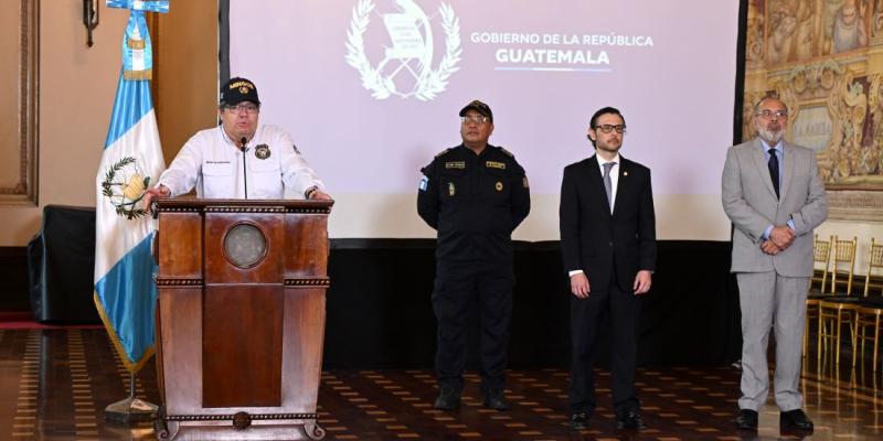 Estuvieron presentes Francisco Jiménez, ministro de Gobernación; el Procurador General de la Nación, Julio Saavedra; y Marvin Rabanales, titular de la Secretaría de Bienestar Social.