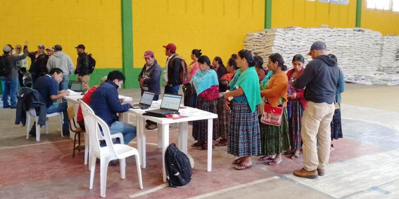 Familias agricultoras de Baja Verapaz, Chiquimula y Totonicapán reciben Bono Campesino