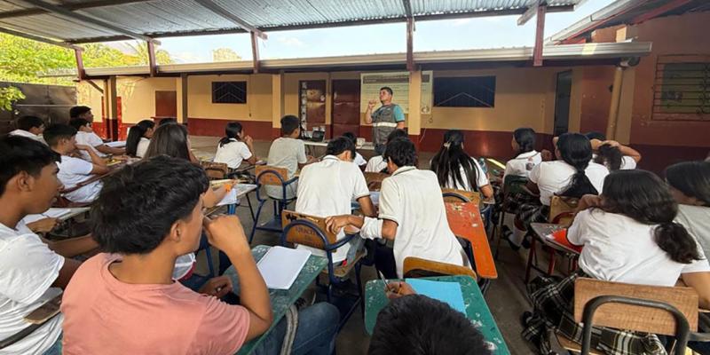 Capacitan a estudiantes de Teculután en protección y bienestar animal