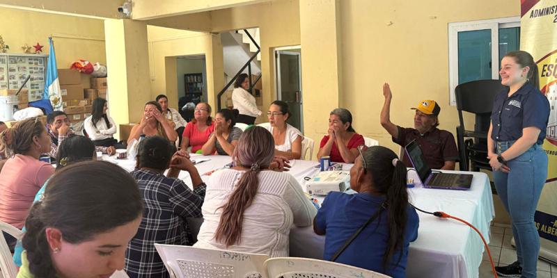 Capacitan a lideresas de Esquipulas en agricultura familiar y nutrición