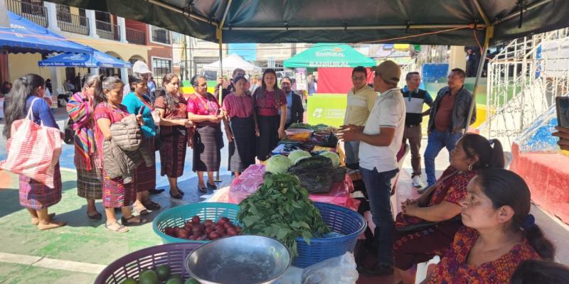 Feria del Agricultor ayuda a la economía de pobladores de Huehuetenango, Izabal y Petén