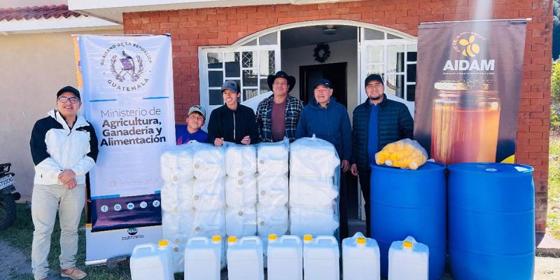 Fortalecen la producción de miel en Sololá