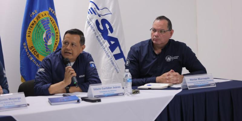 Entre los puntos discutidos, destacó el análisis de la situación en los puestos fronterizos referidos, los flujos de cada uno de los puestos fronterizos y las necesidades de personal y en infraestructura que se tiene.