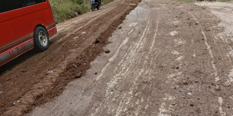 La Zona Vial 2 trabaja en la mejora del tramo Morazán – San Carlos Alzatate.