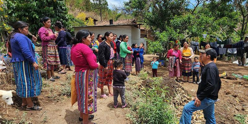 Agricultores de Totonicapán se capacitan en elaboración de compost
