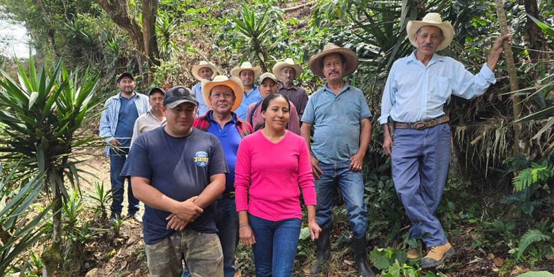 Caficultores de La Montañita reciben apoyo para transformar su producción