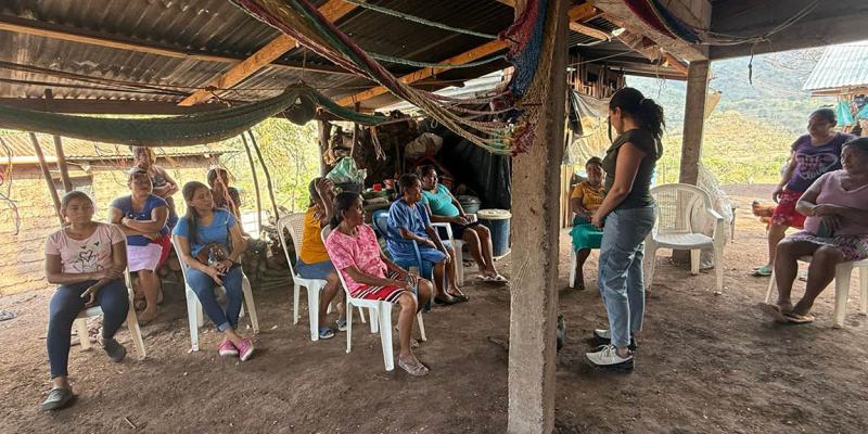 Mujeres del CADER de Jocotán capacitadas para cultivar y consumir alimentos saludables