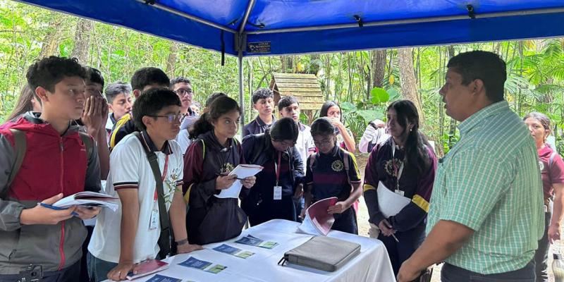 Escolares aprenden gestión sostenible de los recursos naturales