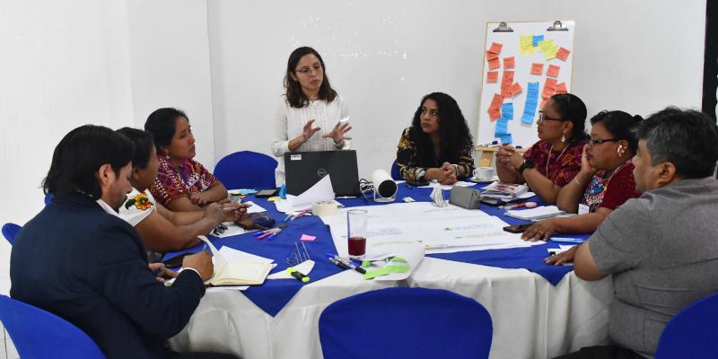 Iniciativas de jóvenes y mujeres proponen ideas innovadoras para sus comunidades.