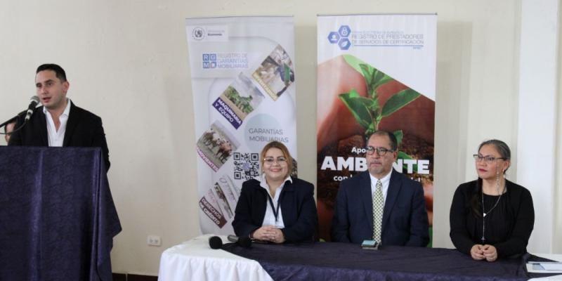 Realizar este Congreso en Jalapa representa un paso firme hacia la descentralización de los servicios públicos.