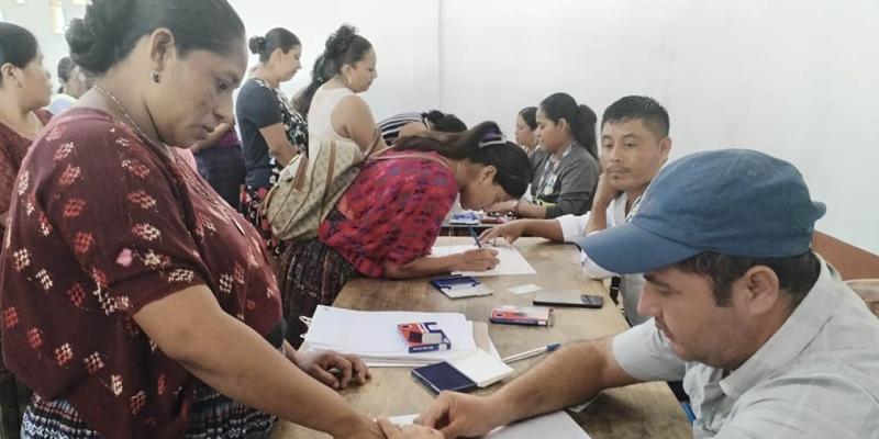 Agricultores reciben semillas para huertos familiares en Alta Verapaz