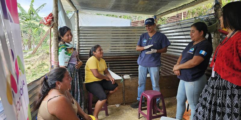 Brindan capacitación acerca del manejo y la sanidad avícola
