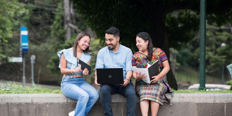 La convocatoria está abierta para aquellas personas que estén por culminar sus estudios de licenciatura.