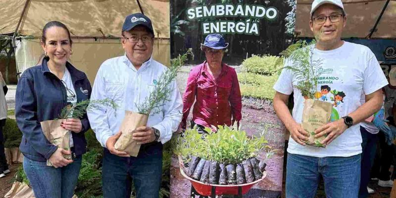 El Presidente del Consejo Directivo del INDE y Ministro de Energía y Minas, ingeniero Víctor Hugo Ventura, participó en la entrega. 