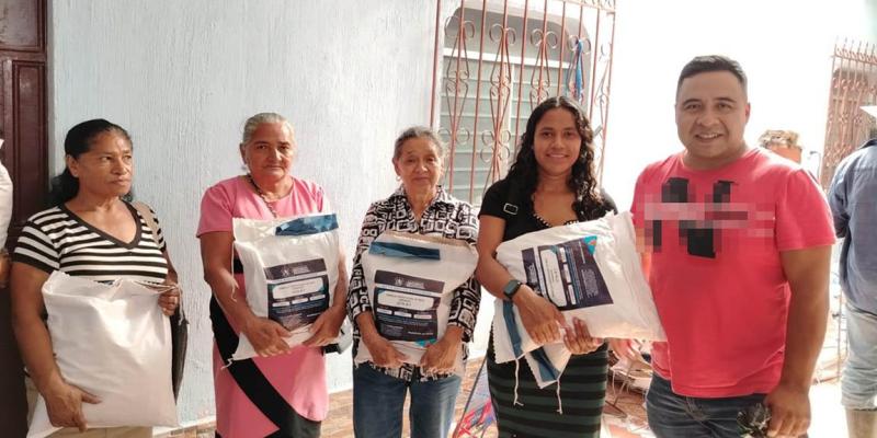 Reciben semillas de maíz y capacitación para mejorar sus cultivos