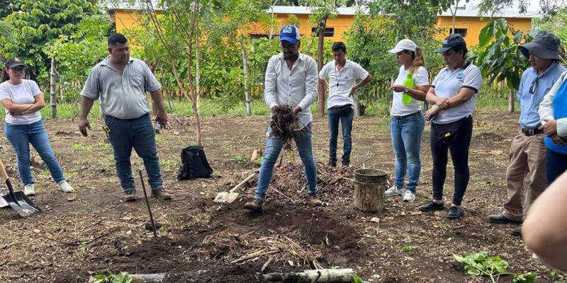 En Suchitepéquez promueven conservación de suelos y recursos naturales 