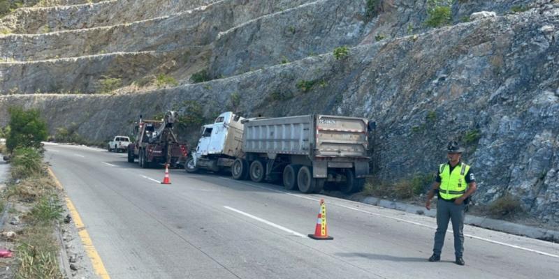 Provial no se detiene: brigadas atienden incidente vial en La Chifurnia, El Progreso