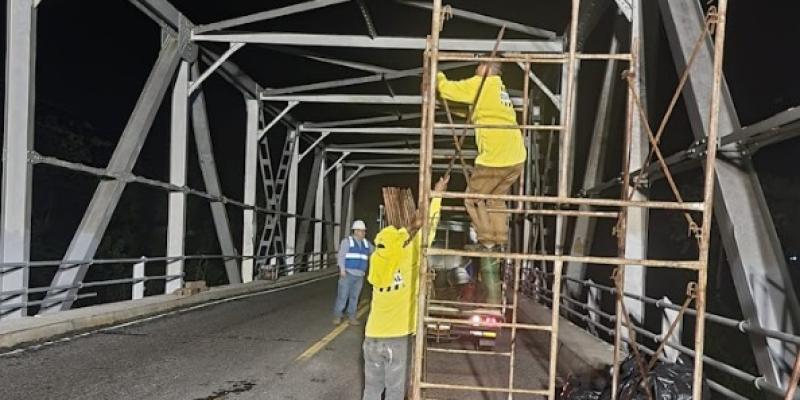 COVIAL da continuidad a trabajos de reparación en el puente Ixtacapa