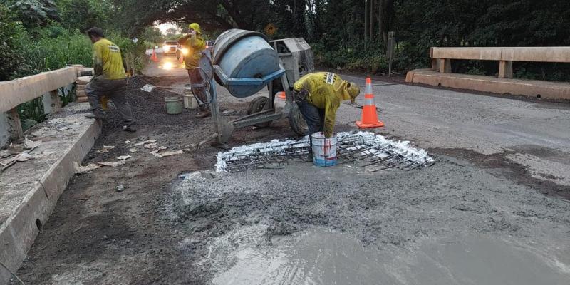 Covial repara puente en la CA-2 Oriente entre Santa Rosa y Jutiapa