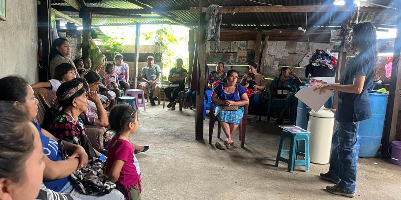 Capacitan a familias de Cubulco para una mejor alimentación y salud