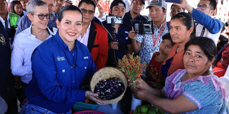 Feria del Agricultor lleva alimentos sanos a San Gaspar Chajul