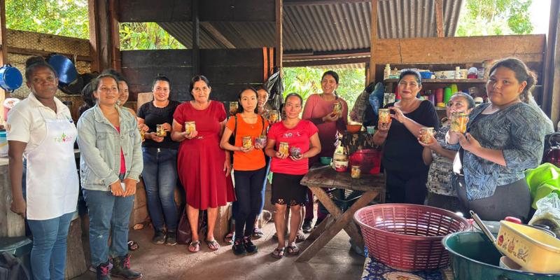 Mujeres de Puerto Barrios fortalecen conocimientos en nutrición y alimentación saludable